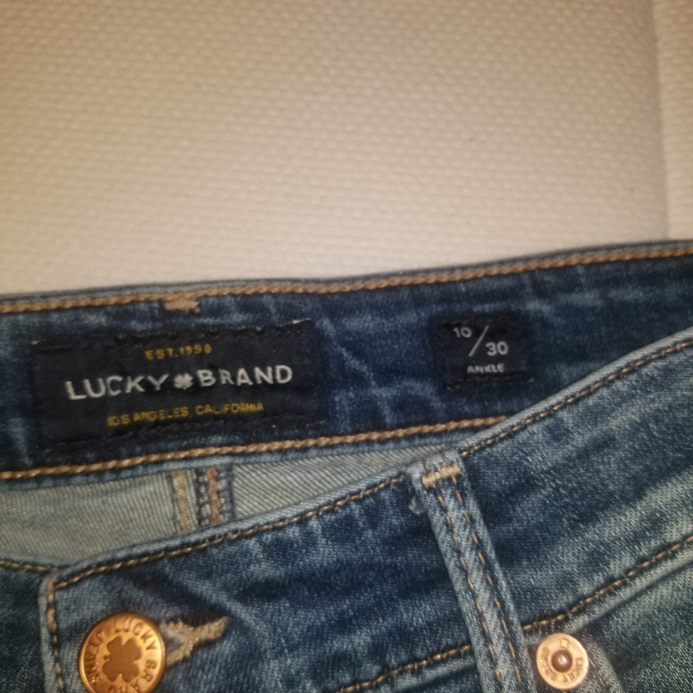 Distressed skinny Jean's
